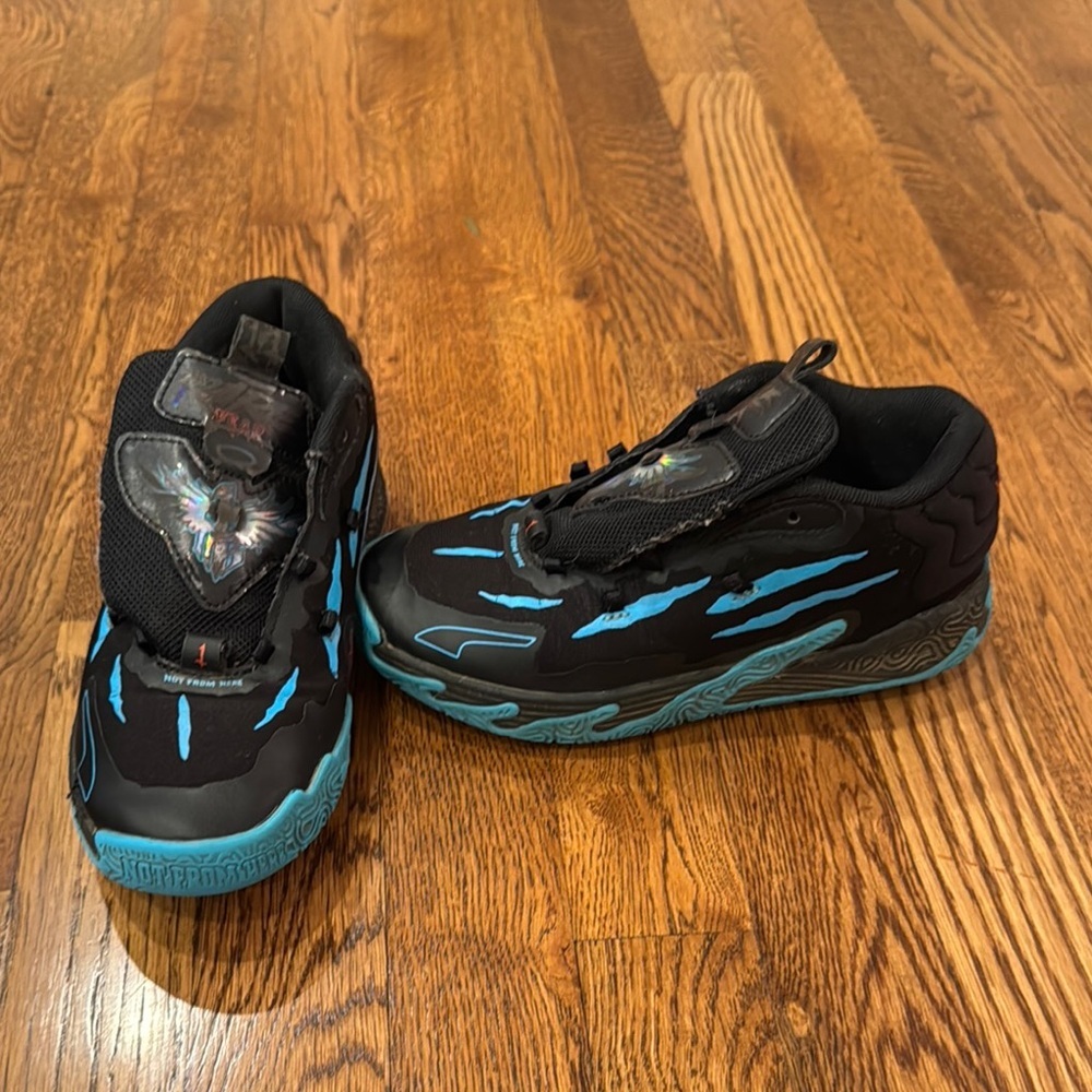 Puma Boy’s Blue and Black Melo Sneaker’s Size 2C
